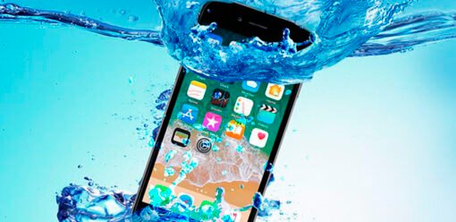 Reparar un iPhone mojado en la piscina