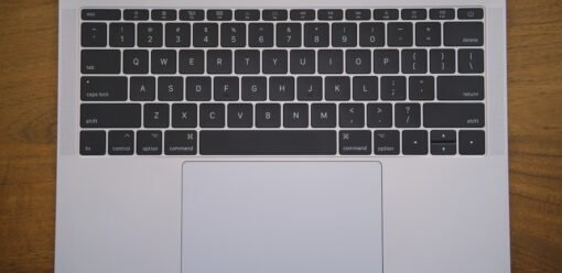 Diagnóstico de teclado de MacBook en taller técnico especializado Apple