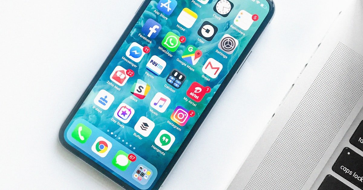 iPhone de Apple en primer plano (Unsplash)