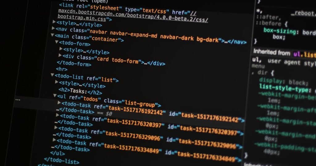 Detalle de placa y tecnología Apple (Unsplash)