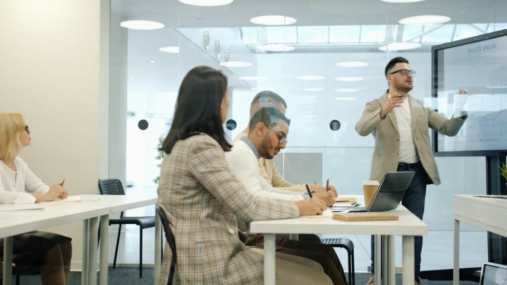 Pipedrive para equipos comerciales pequeños: automatizar el seguimiento sin perder el toque humano