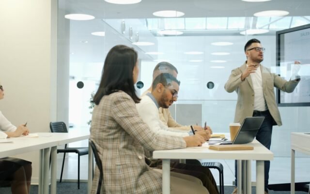 Pipedrive para equipos comerciales pequeños: automatizar el seguimiento sin perder el toque humano