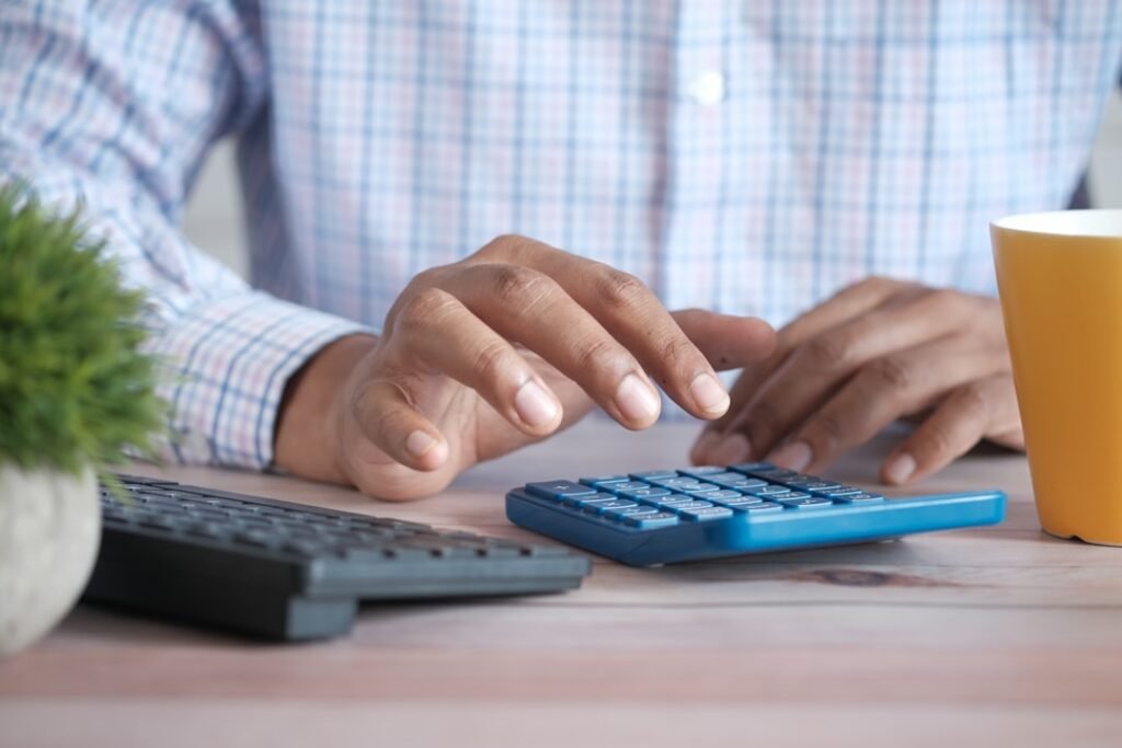 Cuánto cuesta realmente automatizar un proceso en una pyme (los mitos de precio que frenan a todo el mundo)