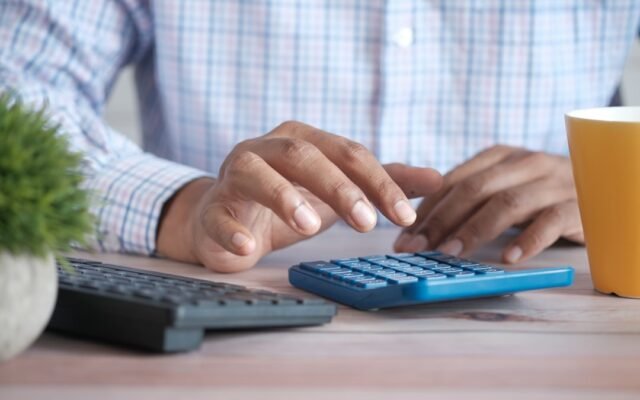 Cuánto cuesta realmente automatizar un proceso en una pyme (los mitos de precio que frenan a todo el mundo)